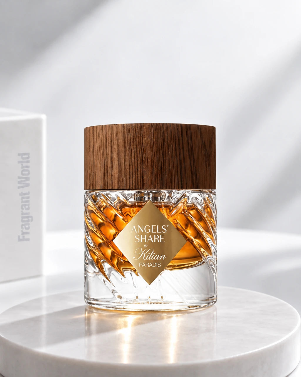 Kilian ANGELS' SHARE | Recreate @visual reference 2 exactly as it is but my fragrance instead of the one in it, very naturally.