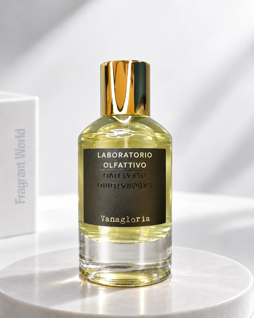 Laboratorio Olfattivo VANAGLORIA | Recreate @visual reference 2 exactly as it is but my fragrance instead of the one in it, very naturally.