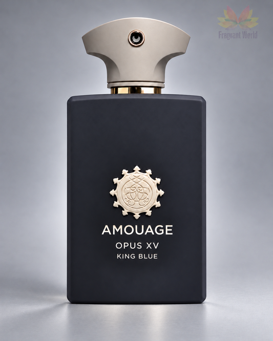Amouage "OPUS XV" KING BLUE em fundo cinzento