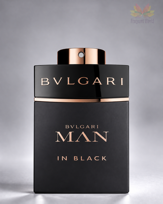 Bvlgari MAN IN BLACK sobre fundo cinzento